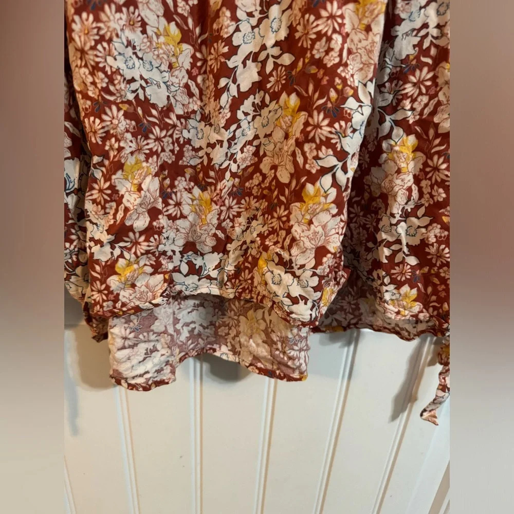 Cynthia Rowley Floral V Neck Blouse with Tie Sleeves - Picture 5 of 8
